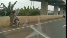 Viral Sepeda Motor Masuk...