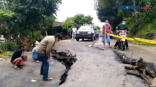 Aspal Jalan Ambles Sedalam...