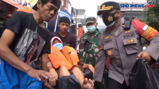 Evakuasi Lansia dari...
