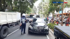 Parkir Sembarangan,...
