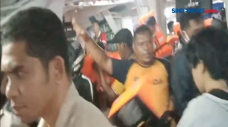 Kapal Feri Dihantam...