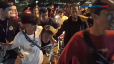 Curi Kaus Oblong, Remaja...