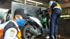 Penertiban Parkir Liar...