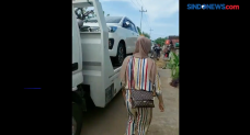 Dapat Ganti Rugi Lahan,...