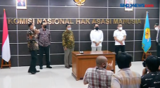 Komnas HAM Serahkan...