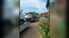Viral Aksi Warga Desa...