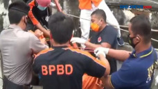 Ditinggal Keluarga Keluar...