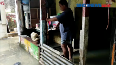 Warga Kampung Gusti...