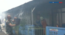 Tiga Rumah Terbakar...