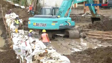Tanggul Sungai Citarum...