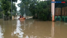 Banjir Terjang Lumajang,...
