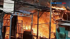 Belasan Rumah Terbakar...
