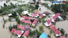 Sungai Jeneberang Meluap,...