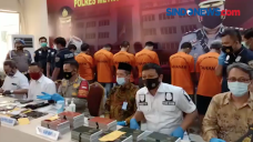 Enam Tahun Beraksi,...