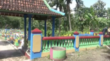 Pemakaman Warna-warni...