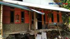 Tanah Bergerak, Ratusan...