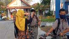 Vaksinasi Tenaga Pendidik...