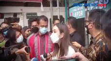 Gisel Sedih Lihat Dua...
