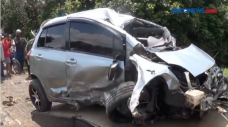 Mobil Tertabrak Kereta...