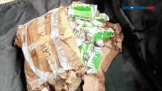 Paket Diduga Bom Gemparkan...