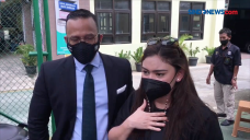 Hadiri Sidang Cerai,...