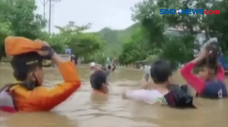 Banjir Bandang Rendam...
