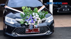 Pengantin Pakai Mobil...