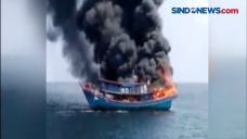 Kapal Terbakar di Perairan...