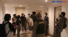 27 Pengunjung Hotel...
