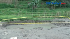 Tak Bisa Berenang, Santri...
