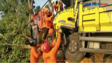 Kecelakaan Tunggal,...