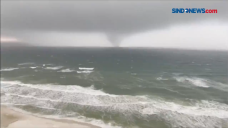 Angin Tornado Hantam...