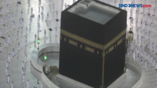 Melihat Suasana Salat...