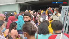 Demi Bantuan UMKM Warga...