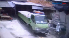 Sopir Truk Jadi Korban...