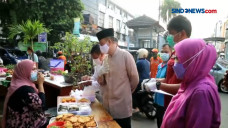 Camat Gambir Sidak Pedagang...