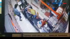 Pencurian di Minimarket,...