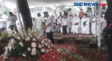 Ayah Mertua Dian Sastro...