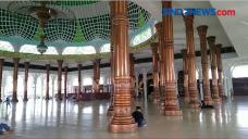 Masjid Seribu Tiang,...