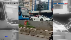 Viral! Mobil Mewah Terperangkap...