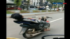 Lakukan Atraksi Berbahaya...