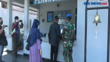 Keluarga Korban KRI...