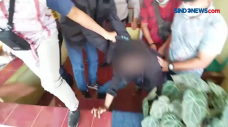 Mengamuk Saat Diamankan,...