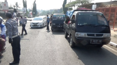 Sejumlah Kendaraan Bak...