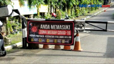 25 Orang di Perumahan...