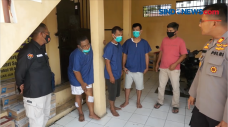 Suami Istri Komplotan...