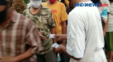 Ratusan Warga Serbu...