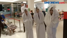 Pocong Berkeliaran di...