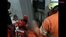 Seorang Teknisi Lift...
