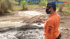 Heboh, Kawah Keluarkan...